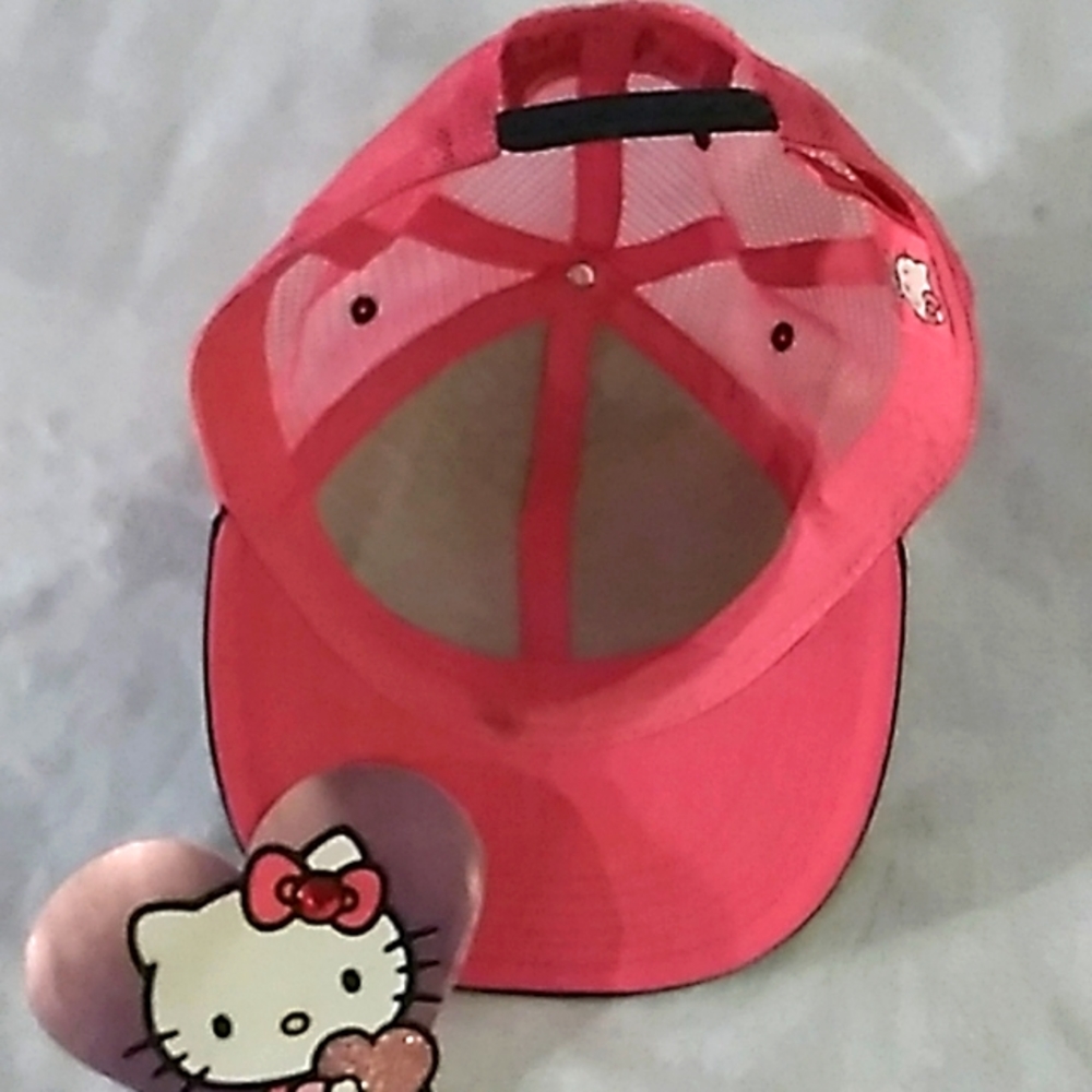 Hello Kitty Hat - Picture 7 of 10